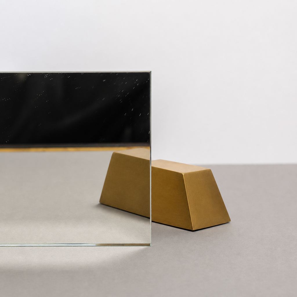 Lustro jednostronne — fotografia próbki szkła METAL LAB